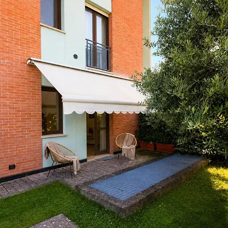 Cleos Con Giardino Privato E Free Parking